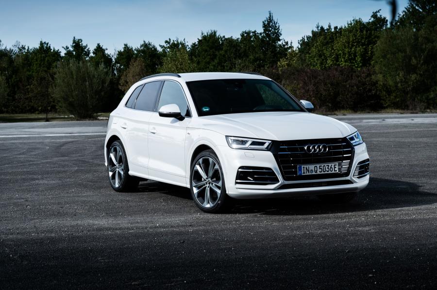  Audi Q5 55 TFSI e Quattro S-Line 2019 года  (WW) (фото 20 из 43)